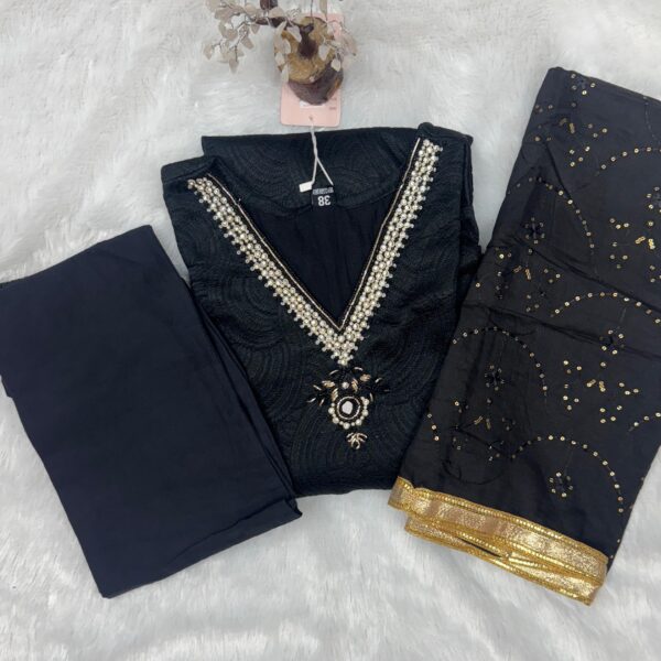 Elegant Black Traditional Outfit